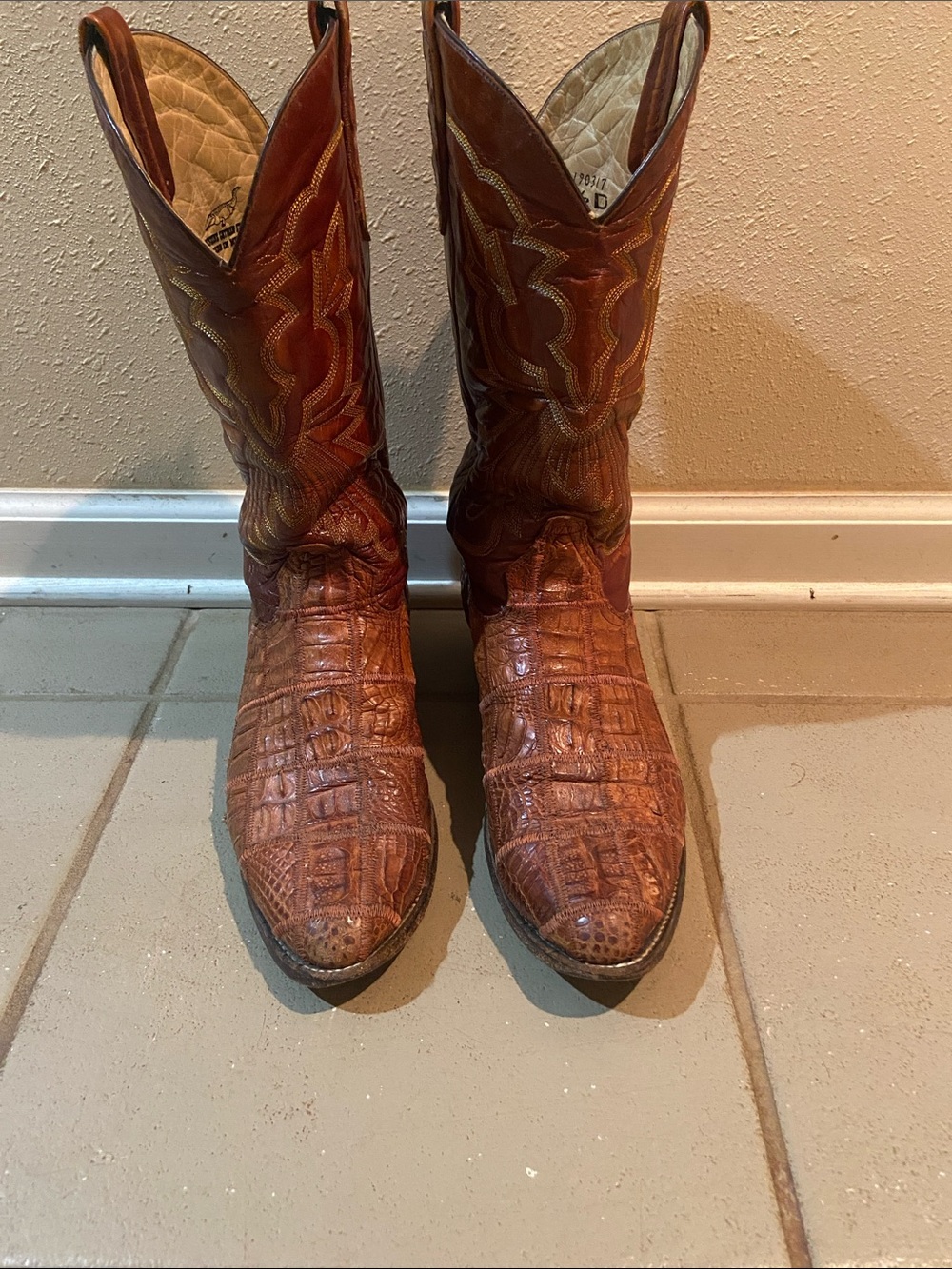 Classic Brown Cowboy Western Boots - Made in Mexico